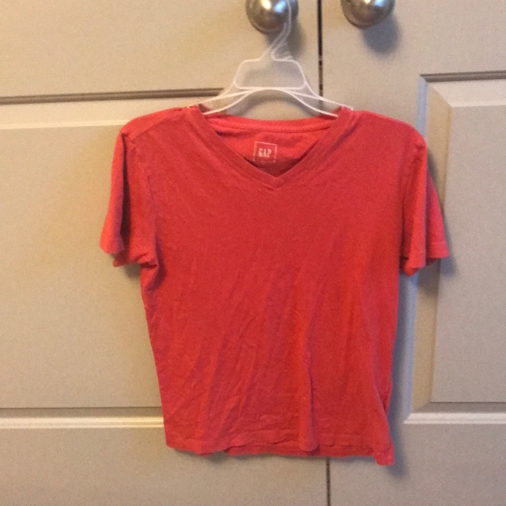 coral v neck gap tee